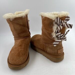 Ugg Women’s Bailey Bow II - SZ 6 - Chestnut Striped Bows Suede Sheepskin Boots